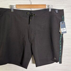 Roark Black Board Shorts with Green Accents Passage 17 Sz. 40